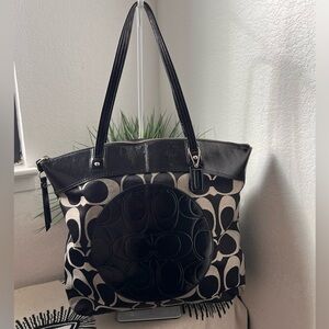 COACH Laura Signature Tote bag